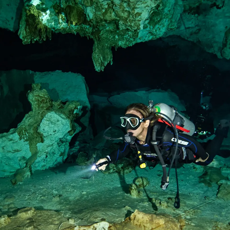 Scuba diving at Riviera Maya